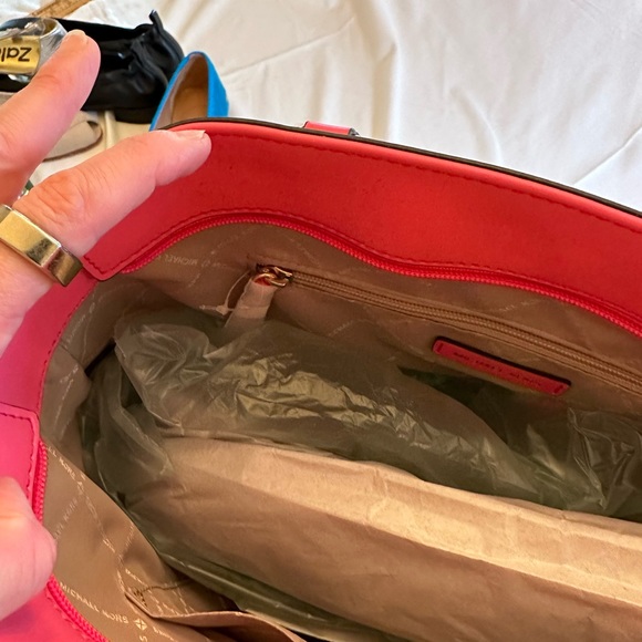 Michael Kors tote new no tags - Picture 8 of 9